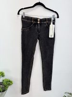 Jegging pret eticheta 99 euro Freddy S