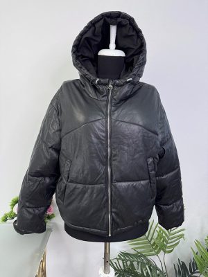 Geaca groasa imitatie piele Bershka M