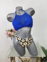 Costum de baie doua piese  chilot 46  sutirn mai mic