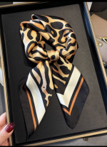 Esarfa leopard satinata